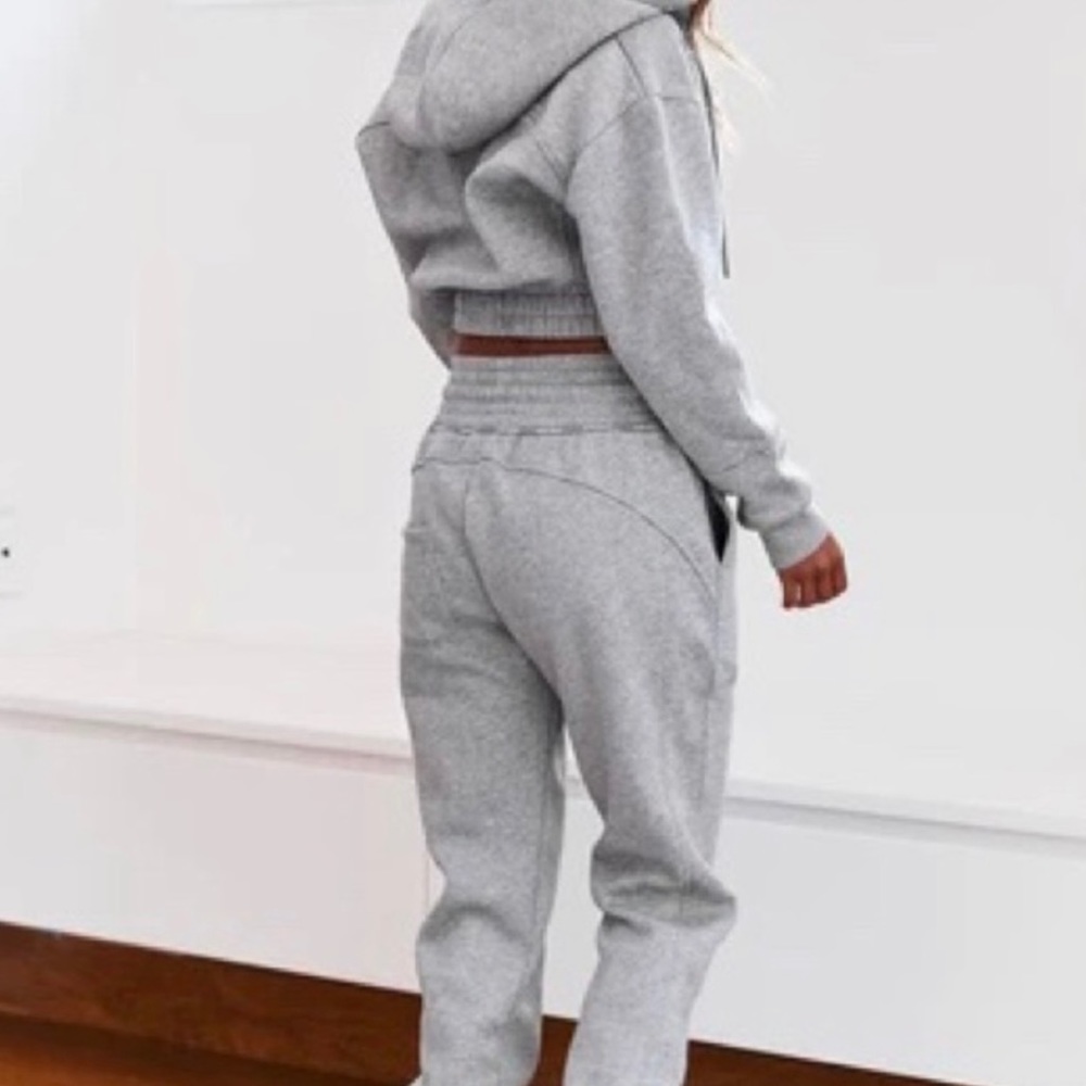 Lounge Set - image 2